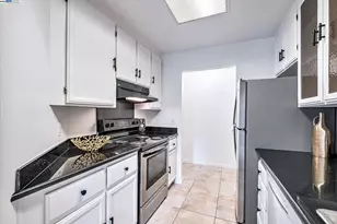 1960 Barrymore Common, Fremont, CA 94538 - Photo 10