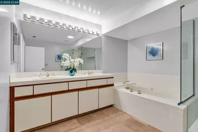 3231 Southridge Dr, Richmond, CA 94806 - Photo 36