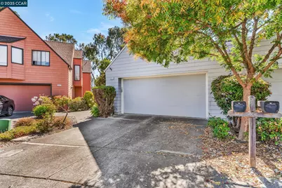 3231 Southridge Dr, Richmond, CA 94806 - Photo 4