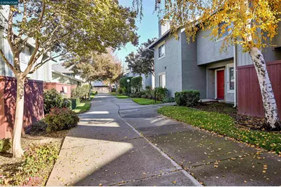 5333 Park Highlands Blvd #27, Concord, CA 94521 - Photo 2