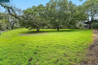 9 Charles Hill Rd, Orinda, CA 94563 - Photo 12