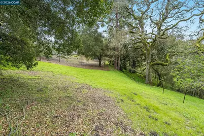 9 Charles Hill Rd, Orinda, CA 94563 - Photo 10