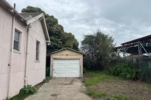1024 50th Ave, Oakland, CA 94601 - Photo 6