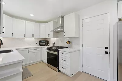 6470 Ascot Dr, Oakland, CA 94611 - Photo 14