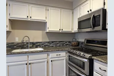 402 Olympus #7, Hercules, CA 94547 - Photo 8