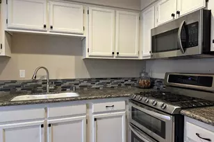 402 Olympus, Hercules, CA 94547 - Photo 8