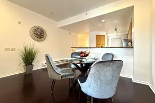 320 Caldecott Ln, Oakland, CA 94618 - Photo 20