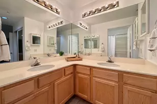 320 Caldecott Ln, Oakland, CA 94618 - Photo 12