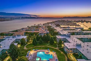 7 Commodore Dr, Emeryville, CA 94608 - Photo 32