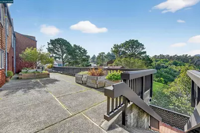155 Headlands Ct, Sausalito, CA 94965 - Photo 2