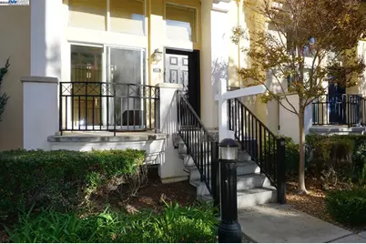 178 Stockwell Dr, Mountain View, CA 94043 - Photo 2