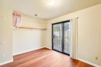 7 Town Square Pl, Oakland, CA 94603 - Photo 32