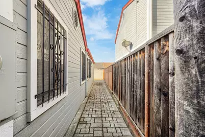 7 Town Square Pl, Oakland, CA 94603 - Photo 40