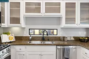 803 Zephyr Dr, Oakland, CA 94607 - Photo 12