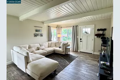 469 La Jolla St, Vallejo, CA 94591 - Photo 6