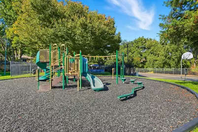 2137 Arroyo Ct #4, Pleasanton, CA 94588 - Photo 18