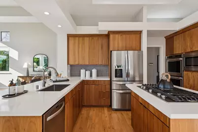 5121 Pinecrest Dr, Oakland, CA 94605 - Photo 16