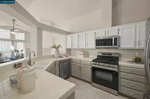 10838 McPeak Ln, Dublin, CA 94568 - Photo 6