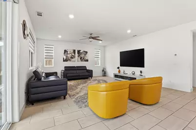 3037 Copley Dr, Tracy, CA 95377 - Photo 6