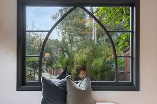 1077 Trestle Glen Rd, Oakland, CA 94610 - Photo 10