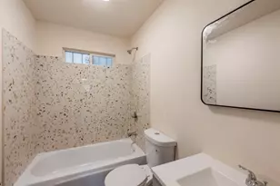 107 Catron Dr, Oakland, CA 94603 - Photo 10