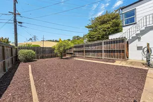 10601 Sheldon St, Oakland, CA 94605 - Photo 34