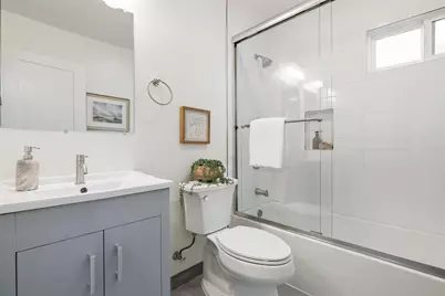 8040 Crest, Oakland, CA 94605 - Photo 18