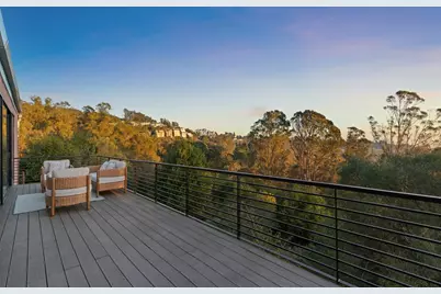 6353 Skyline Blvd, Oakland, CA 94611 - Photo 32