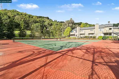 485 Canyon Oaks Dr #J, Oakland, CA 94605 - Photo 32