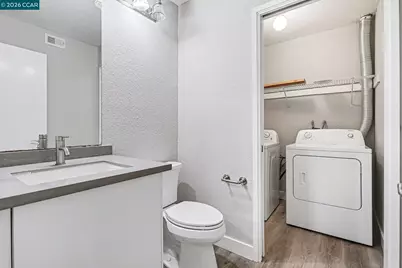 485 Canyon Oaks Dr #J, Oakland, CA 94605 - Photo 12