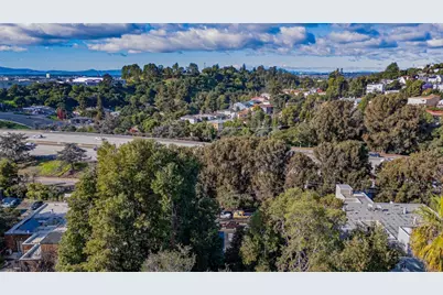 9716 Mountain Blvd, Oakland, CA 94605 - Photo 10