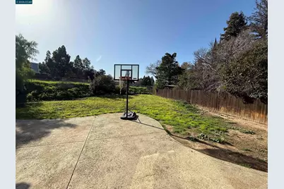 2132 Misty Ct, Pittsburg, CA 94565 - Photo 26