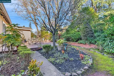 1978 Magnolia Way, Walnut Creek, CA 94595 - Photo 32