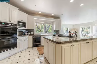 4 Julianna Ct, Moraga, CA 94556 - Photo 12