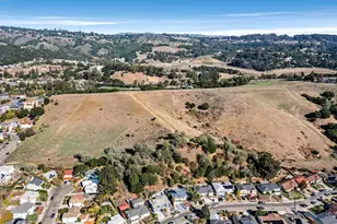 7554 Sunkist Dr, Oakland, CA 94605 - Photo 40