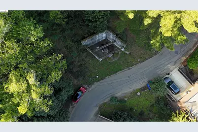 6558 Girvin Dr, Oakland, CA 94611 - Photo 16