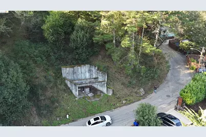 6558 Girvin Dr, Oakland, CA 94611 - Photo 14