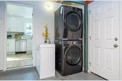 1952 Shoreview Ave, San Mateo, CA 94401 - Photo 20