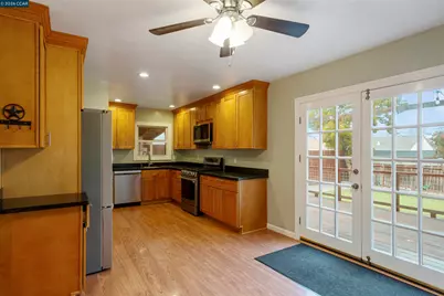 42 Hillcrest Ave, Pittsburg, CA 94565 - Photo 16