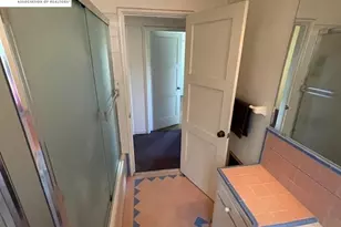 4101 Mountain View Ave, Oakland, CA 94605 - Photo 18