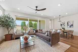 3185 Congressional Wy, Hollister, CA 95023 - Photo 2