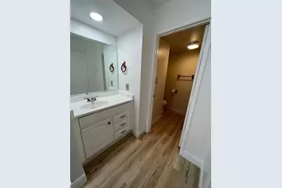 3701 Colonial Dr #36, Modesto, CA 95356 - Photo 8