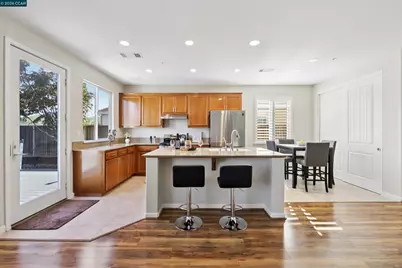 1078 Santa Lucia Dr, Pittsburg, CA 94565 - Photo 18