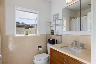 9600 Golf Links, Oakland, CA 94605 - Photo 20