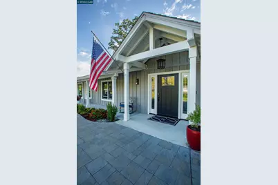 2104 Stewart Ave, Walnut Creek, CA 94596 - Photo 2