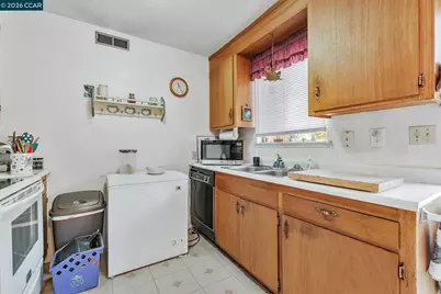 4794 Blum Rd, Martinez, CA 94553 - Photo 8