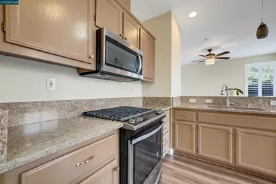 738 Marsh Pl, Fairfield, CA 94533 - Photo 12