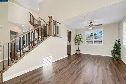 738 Marsh Pl, Fairfield, CA 94533 - Photo 8