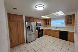 2581 El Portal Dr, San Pablo, CA 94806 - Photo 12