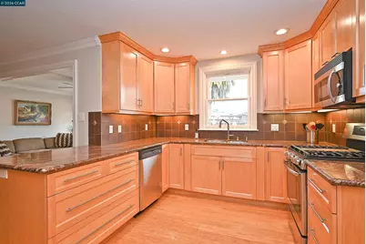 1013 Pleasant Valley Dr, Pleasant Hill, CA 94523 - Photo 12